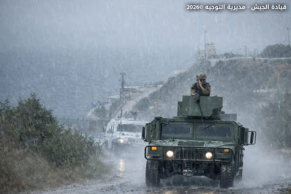 (بالصور)- وحدات من الجيش خلال تنفيذ مهمات في عدد من المناطق الحدودية والجبلية