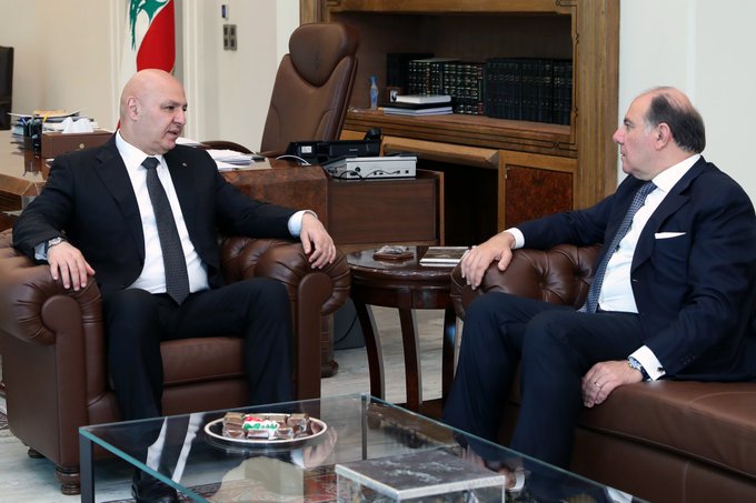 ماذا في لقاء عون وحاكم مصرف لبنان؟