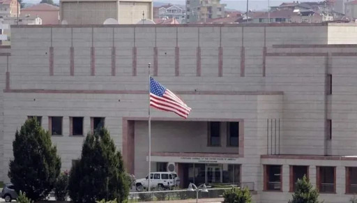 وزارة الخارجية الأميركية: لا صحة للتقارير التي تتحدّث عن إجلاء موظفين غير أساسيين من سفارتَيها في العراق والكويت