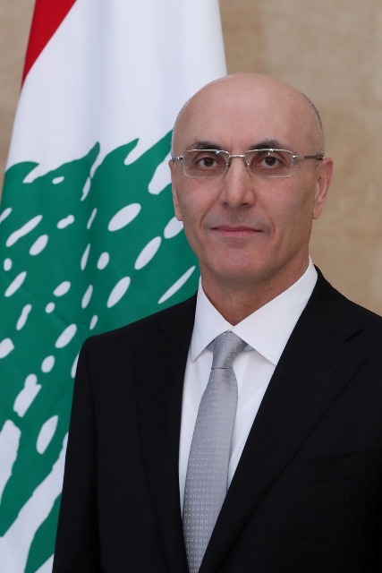 الوزير الحجار طلب باتصال مع القائمقامين في جبل لبنان عبر 
