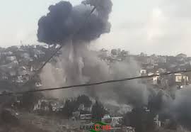 غارة على المبنى المهدد في حاروف