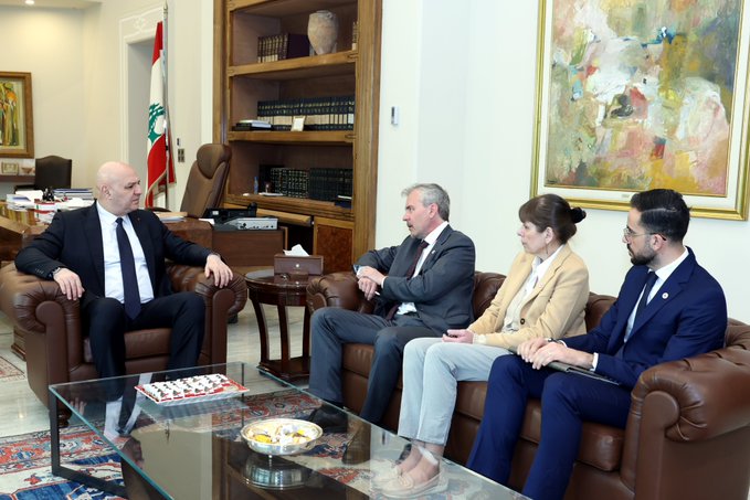 عون طالبه بإيلاء الاهتمام لأبناء الجنوب... فون آراكس: الوضع الإنساني يتدهور سريعاً في لبنان والمدنيون يدفعون الثمن الأكبر