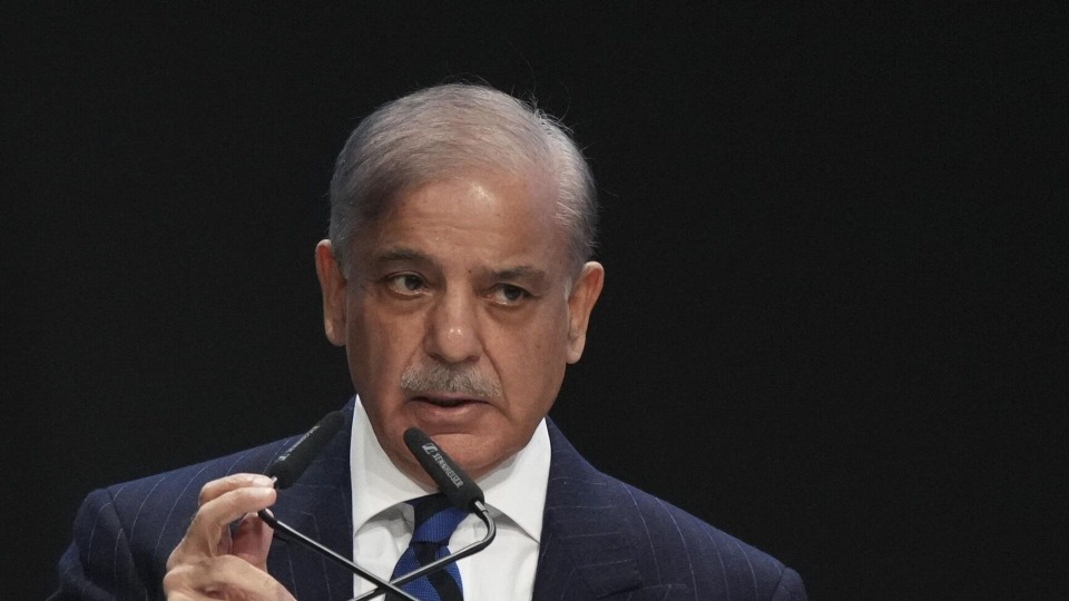 رئيس الوزراء الباكستاني شهباز شريف: ندين بشدة الهجمات التي استهدفت الإمارات ونتضامن معها بشكل كامل