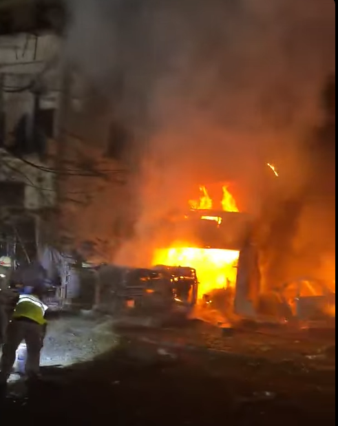 استهداف شقة سكنية في منطقة القياعة في مدينة صيدا