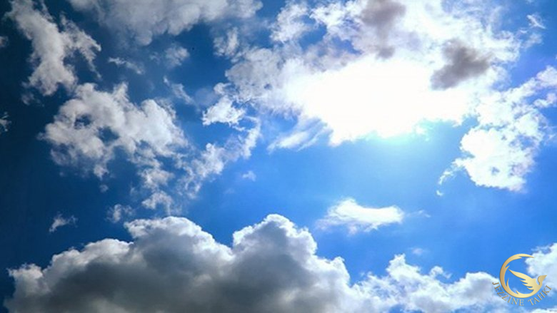 الطقس غدا قليل الغيوم مع انخفاض طفيف بدرجات الحرارة
