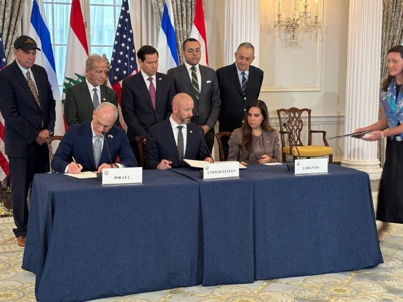 لبنان وإسرائيل يوقعان على اتفاق إطاري برعاية أمريكية