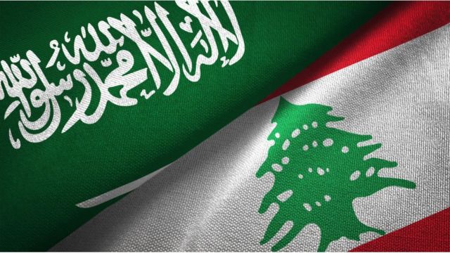 السفير السعودي من معبر المصنع ردًا على سؤال: نقف دائماً إلى جانب لبنان في استعادة سيادته على كامل أراضيه ونحن دائماً مع لبنان واللبنانيين