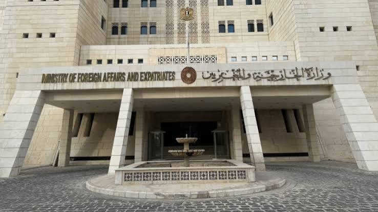 الخارجية السورية: ندين انتهاكات الاحتلال الإسرائيلي المتواصلة في الأراضي السوريّة فاستمرار هذا النهج يمثّل تهديدًا مباشرًا للأمن والاستقرار الإقليميين