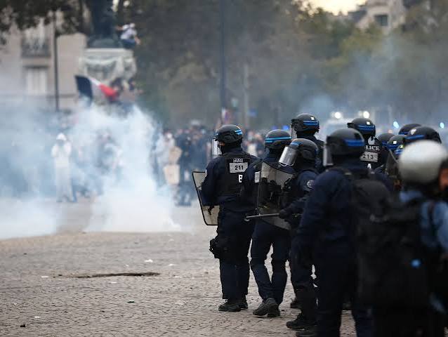 فرض حظر تجول جزئي في مدن بشمال فرنسا على خلفية أعمال الشغب