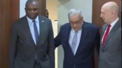 بو حبيب يلتقي في هذه الأثناء لامي وهيلي