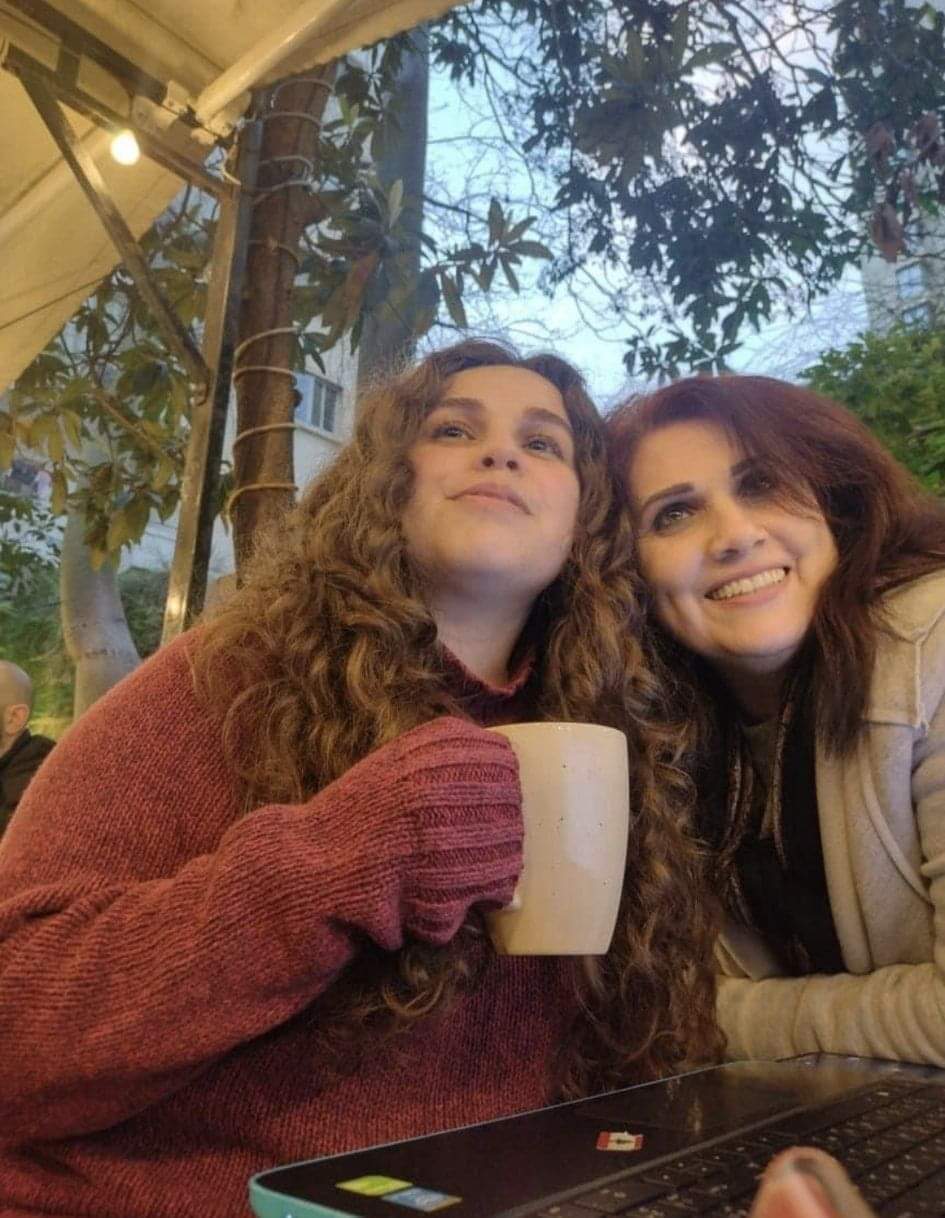 جنان البابا وابنتها جوليا رمضان شهيدتا بلاط في غارة عين الدلب