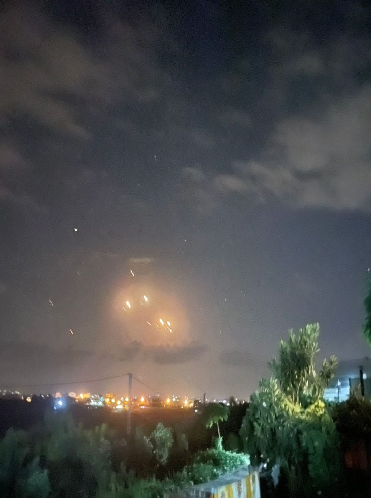الحرس الثوري الإيراني: بدأنا بضرب أهداف عسكرية بعشرات الصواريخ في الأراضي الفلسطينية المحتلة