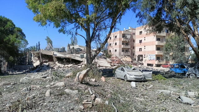 غارة استهدفت مبنى في بلدة شوكين، خلف سنتر درويش