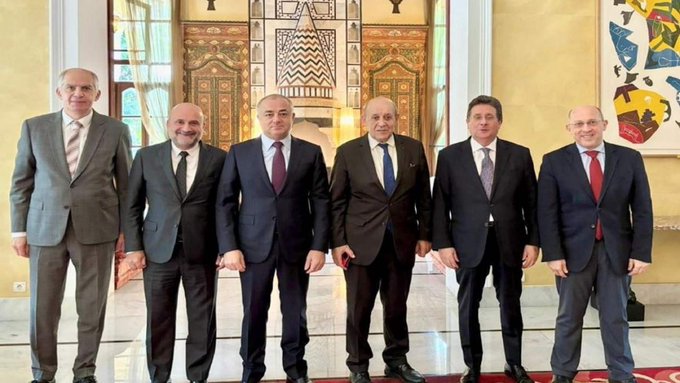 لودريان التقى نواب اللقاء التشاوري النيابي المستقل
