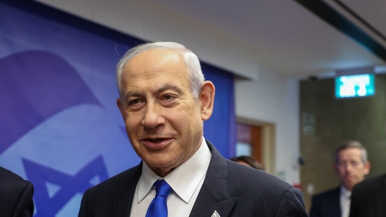 نتنياهو يأمر بتأجيل الإفراج عن الأسرى الفلسطينيين حتى "ضمان الخروج الآمن للرهائن الإسرائيليين لاحقا