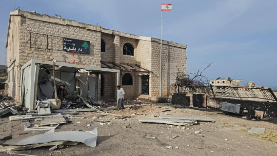 تعليقًا على الاستهداف فجرًا... رئيس بلدية الناقورة: الاعتداء رسالة واضحة لكن سنبقى متمسكين بأرضنا