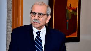 سلام اتصل بقائد الجيش معزياً