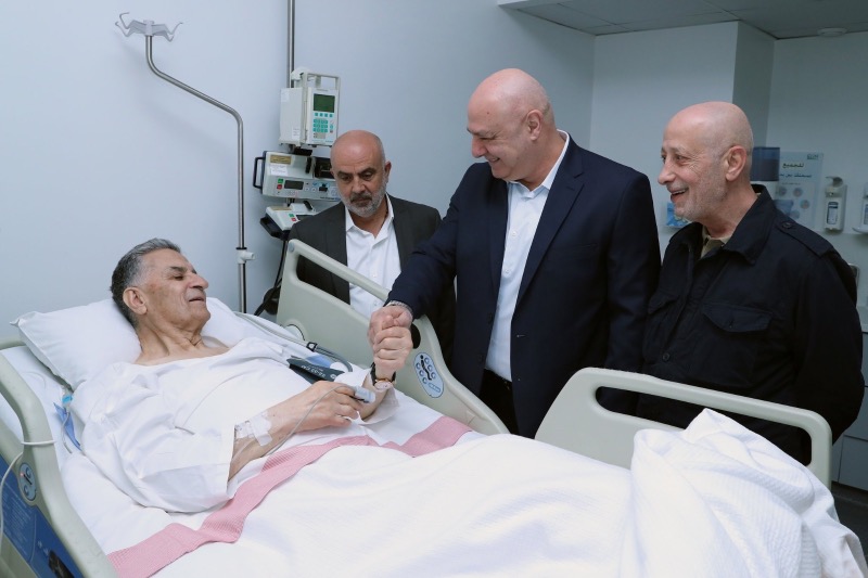 بعد خضوعه لجراحة في الورك... الرئيس عون يزور البطريرك الراعي في المستشفى مطمئناً إلى صحته