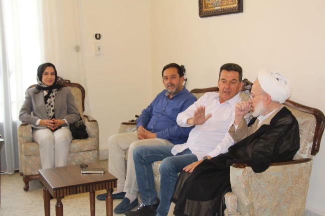 “النبطية تستحق الحياة” تزور إمام المدينة الشيخ عبد الحسين صادق لنيل البركة والدعم