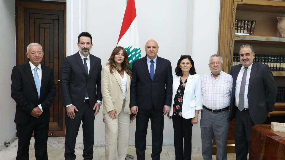 وفد من العيشية يؤكد حرصه على تحقيق التوافق في البلدة أمام عون