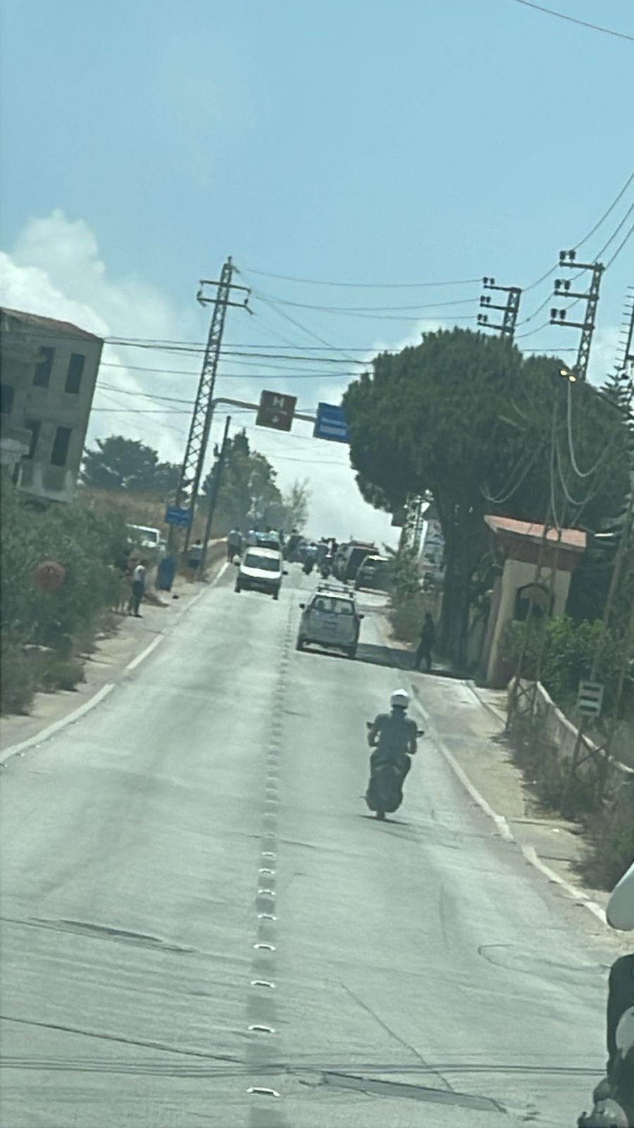 استهداف دراجة نارية على طريق ارنون