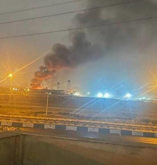 إذاعة الجيش الإسرائيلي عن مصدر عسكري:  ‎إسرائيل نفذت عمليتها في حي يقيم فيه كبار قادة الحرس الثوري الإيراني