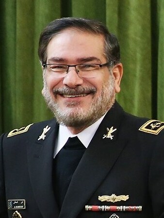 إيران تنعى الأدميرال علي شمخاني مستشار السيد علي الخامنئي متأثرًا بجراحه التي أُصيب بها يوم أمس