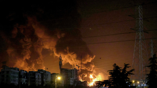 إعلام إسرائيلي نقلاً عن مسؤول كبير: سنصدر أوامر إخلاء في طهران ونهدم مباني ورموز الحكومة والنظام