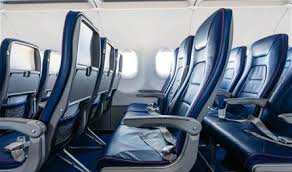 الطائرة التي كانت متوجهة الى قطر وعلى متنها رئيس الحكومة حطت في البحرين وهي تقوم بتعبئة الفيول للعودة الى لبنان اذا تمكنت من الحصول على موافقة السلطات البحرينية 