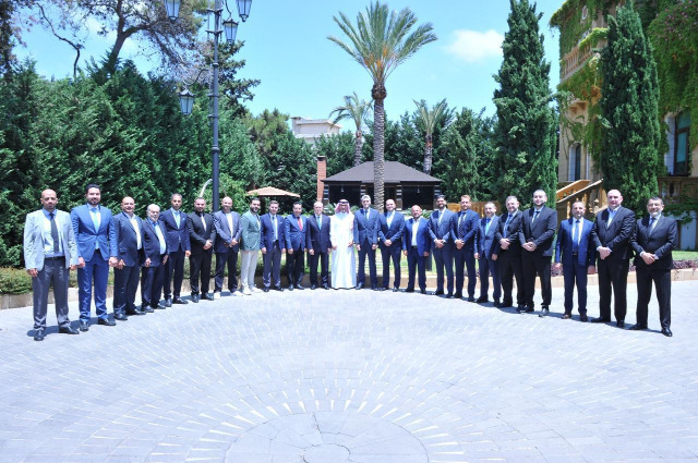 ماذا بين بخاري وريفي؟