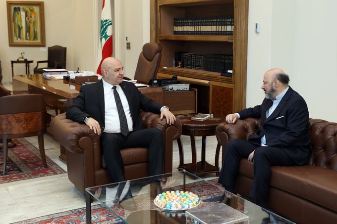 أوضاع لبنان والمنطقة بين عون ورياشي