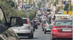 عجقة سير خانقة على طريق الجية  باتجاه صيدا بسبب تزفيت الطريق