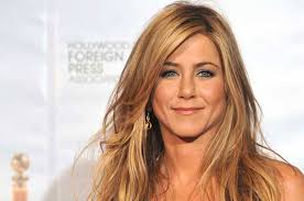 جينيفر أنيستون تسخر من إيلون ماسك...