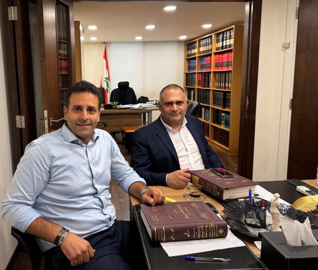 ماذا بين مسعد ومالك؟