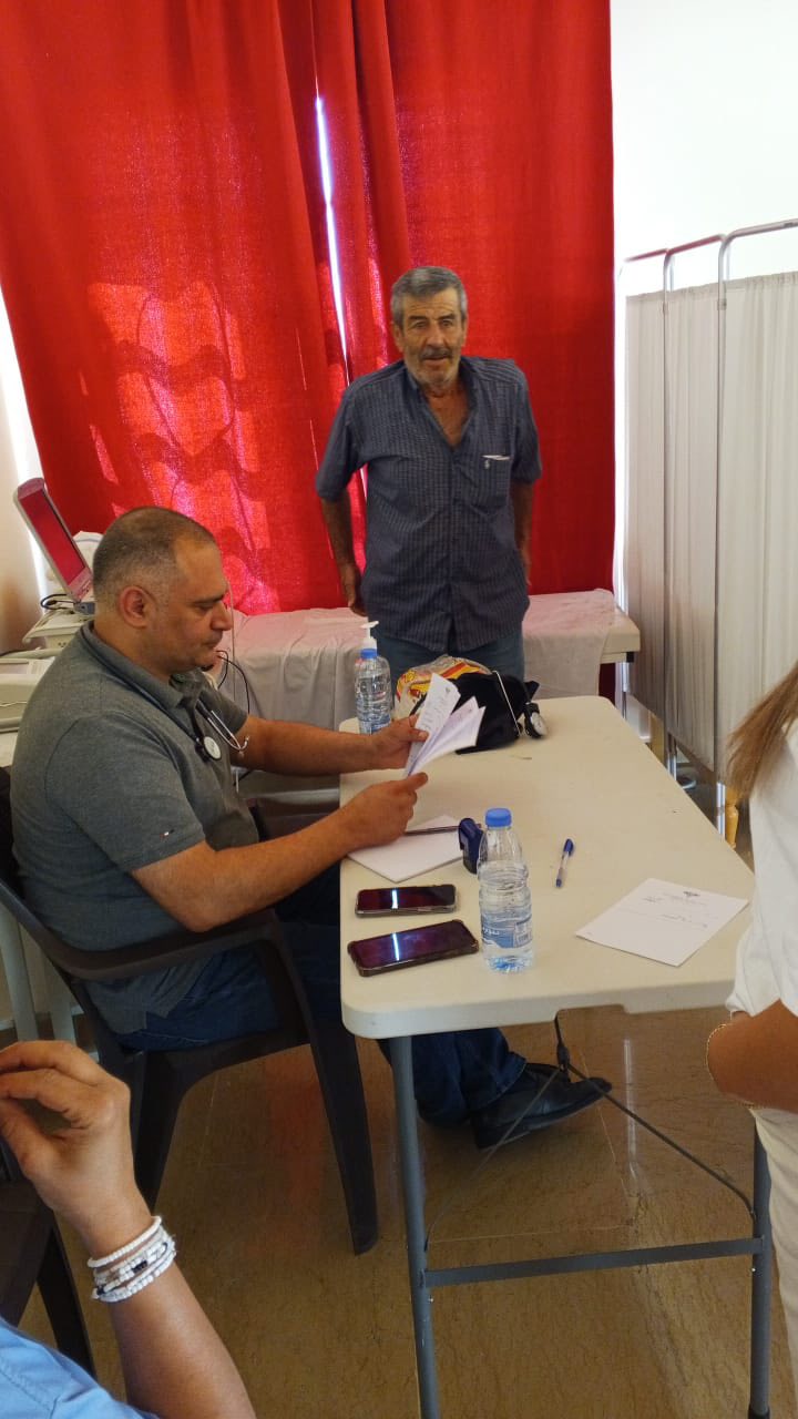 (بالصور) مسعد بين أهله في بنواتي بحملة طبية مجانية وتقديم معدات طبية للمستوصف