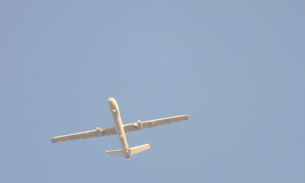 مسيرة تحلق على علو منخفض فوق قرى الزهراني