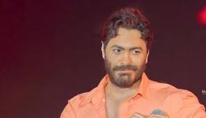 تامر حسني يخضع لجراحة دقيقة في برلين!