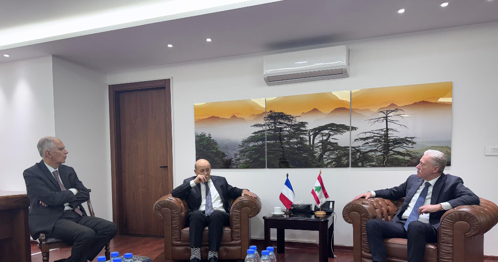 لقاء بين وزير الخارجية والموفد الرئاسي الفرنسي