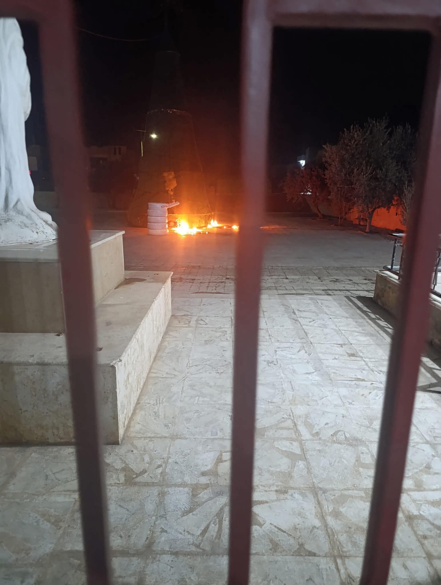 بعد محاولة احراق شجرة الميلاد في القصير-حمص... رسائل تحذيرية!