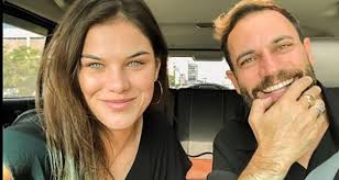 #نيكولا_معوض مع عائلته: ممتن إلى الأبد فرحٌ للعالم.. لقد وُلد يسوع.. فلتفرح كل القلوب وتُرنِّم.. #ميلاد_مجيد إلى أصدقائي الأعزاء