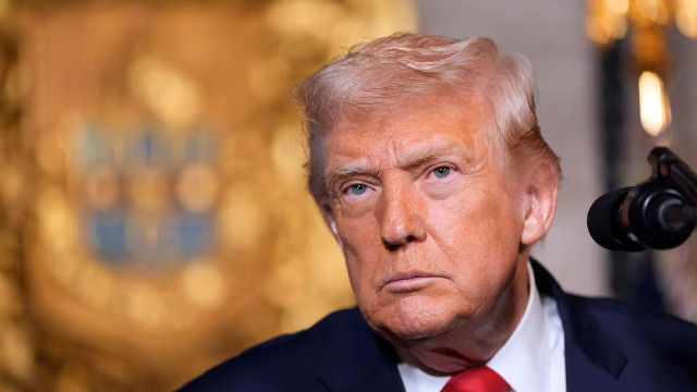 ترامب: اعتبارا من الآن سيدفع أي بلد يتعامل مع إيران تعريفة جمركية بنسبة 25٪ على جميع التعاملات التي تتم مع الولايات المتحدة الأميركية وهذا الأمر نهائي وحاسم