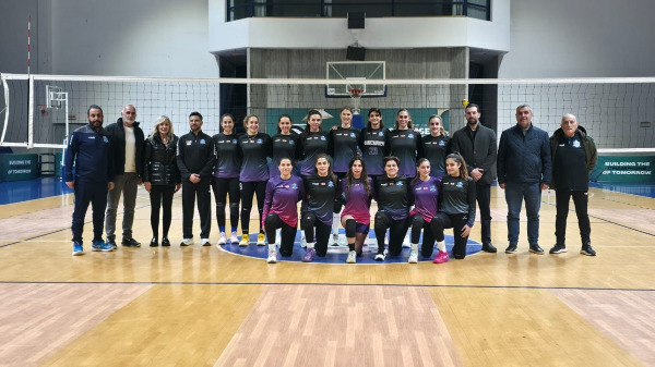 بعثة نادي الشبيبة البوشرية للكرة الطائرة تطير إلى الشارقة للمشاركة في دورة الألعاب العربية