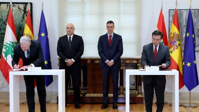 عون يبحث مع رئيس الحكومة الإسبانية دعم الشراكة مع الاتحاد الأوروبي… وسانشيز يؤكد المشاركة في مؤتمر باريس وتعزيز التعاون الاقتصادي