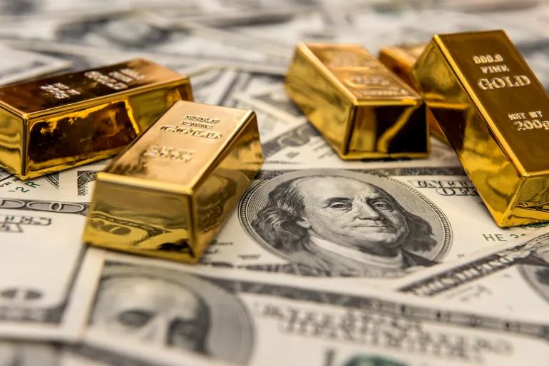 الذهب يقفز لأعلى مستوى في ثلاثة أسابيع مع تراجع الدولار وتراجع أسعار النفط