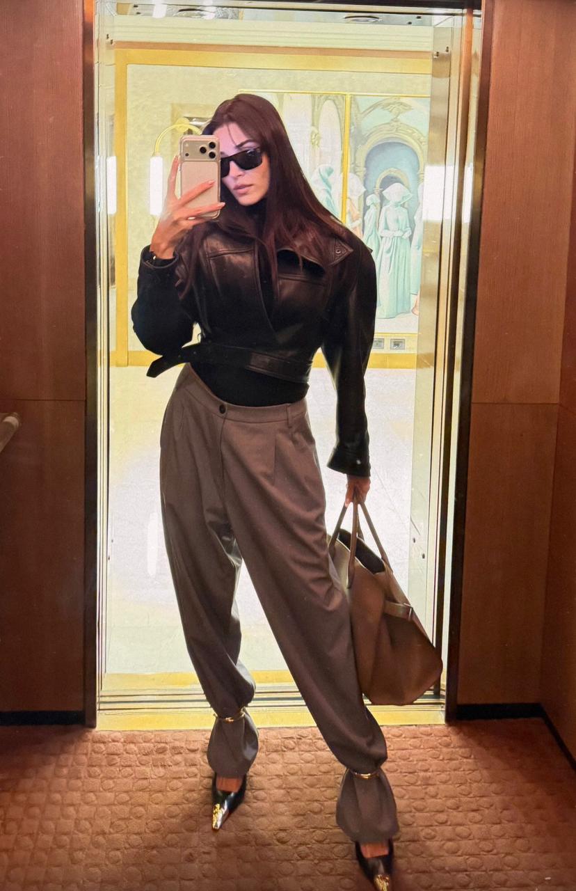 هاندة أرتشيل تتألّق بإطلالة عصرية تجمع البساطة والابتكار