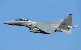 إعلام إسرائيلي: تحطم طائرة حربية أميركية من طراز F-15 في غرب إيران