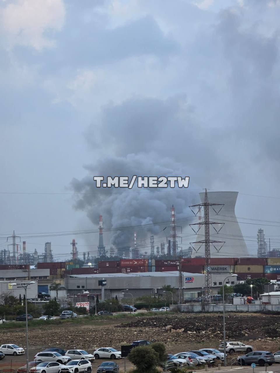 وسائل إعلام إسرائيلية: انقطاع الكهرباء بعد سقوط صواريخ إيرانية في محطة البتروكيماويات في خليج حيفا