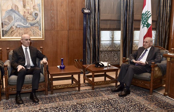 الرئيس نبيه بري يلتقي في هذه الاثناء في عين التينة وزير الداخلية والبلديات أحمد الحجار