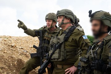 رئيس الأركان للقادة والمقاتلين من داخل جنوب لبنان: نحن عند مفترق طرق تاريخي نعمل وفق خطة وبنهج هجومي لتغيير الواقع الأمني جذريًا من طهران حتى بيروت