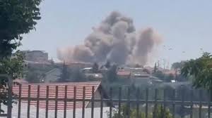 التلفزيون الإيراني عن بيان للجيش: إسقاط صاروخ كروز أطلقته طائرة معادية في منطقة فوردو وآخر في شمال غرب البلاد